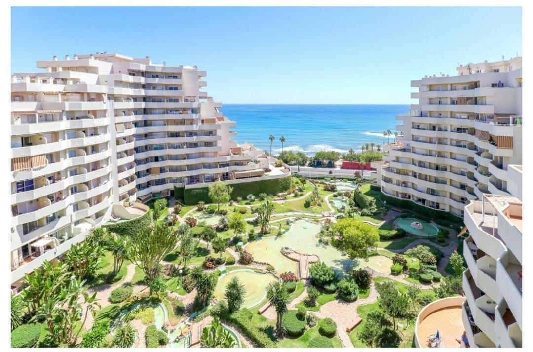 El Estudio De La Playa Benalbeach 324 Gran Terraza Vistas Al Mar Benalmádena Buitenkant foto